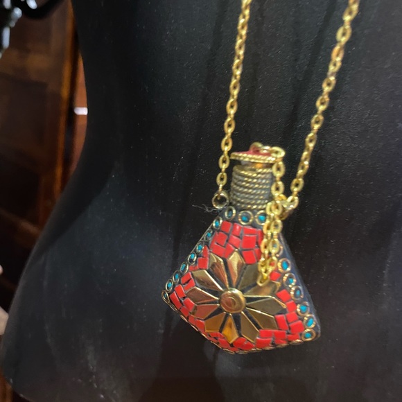 Vintage perfume bottle necklace Bronze inlay stone - Picture 2 of 6